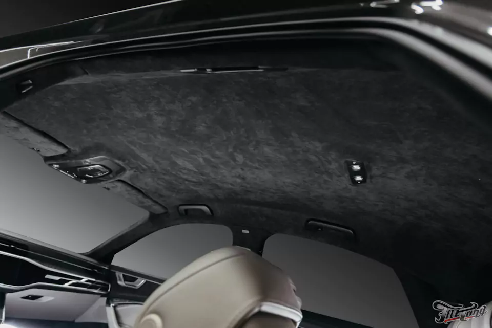 Перетянули потолок Audi A6 в алькантару и окрасили потолочный пластик в черный цвет